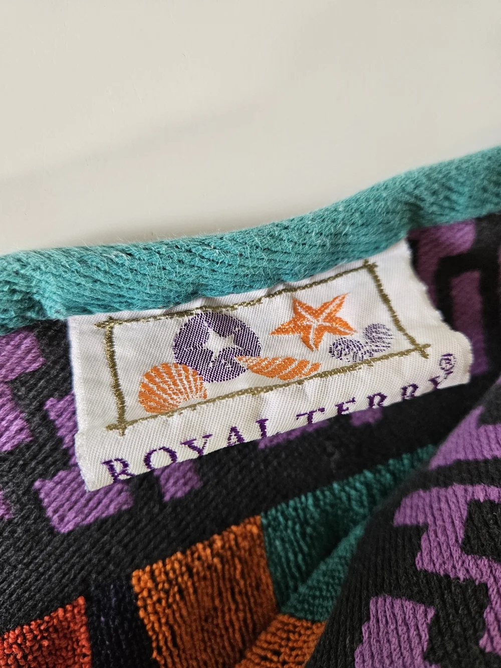 VINTAGE Royal Terry Colorful Southwestern Aztec Beach Bath Towels 80s 90s